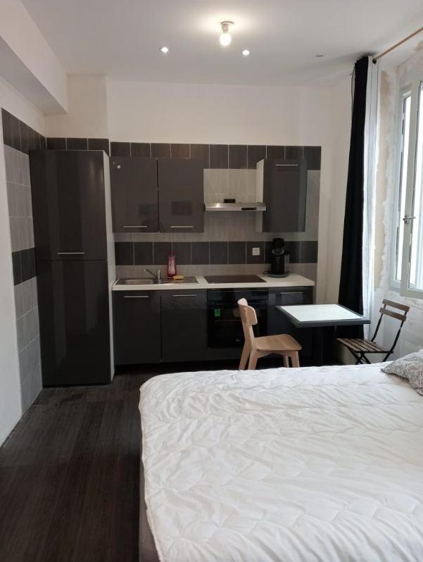 Studio 300 Vieux Port Opera มาร์กเซย ภายนอก รูปภาพ
